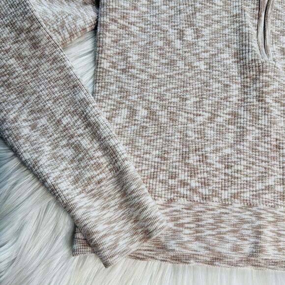 Abercrombie Tan and White 1/2 Zip Cropped Sweater - Picture 3 of 4
